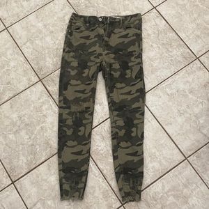 Camo ankle jeans